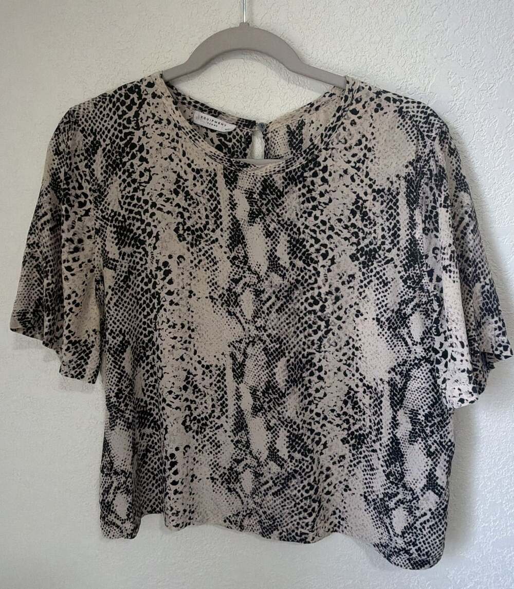 Equipment Femme Silk Blouse Size M/M Snake Print Short Sleeve Top
